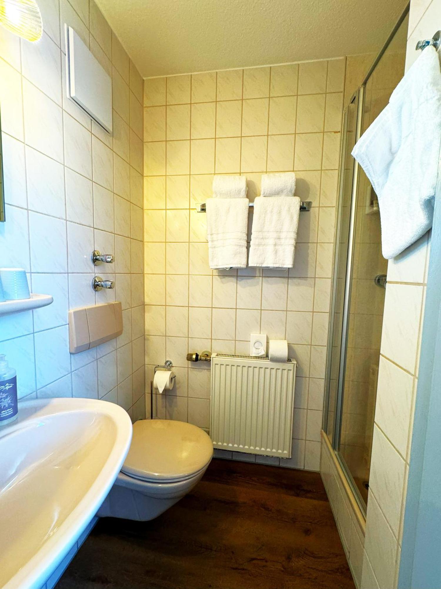 Gasthaus Lamm Neuenstadt am Kocher Buitenkant foto